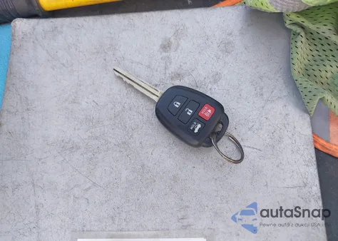 2019 Toyota Corolla Le z USA, uszkodzony, nr VIN 5YFBURHE3KP909666